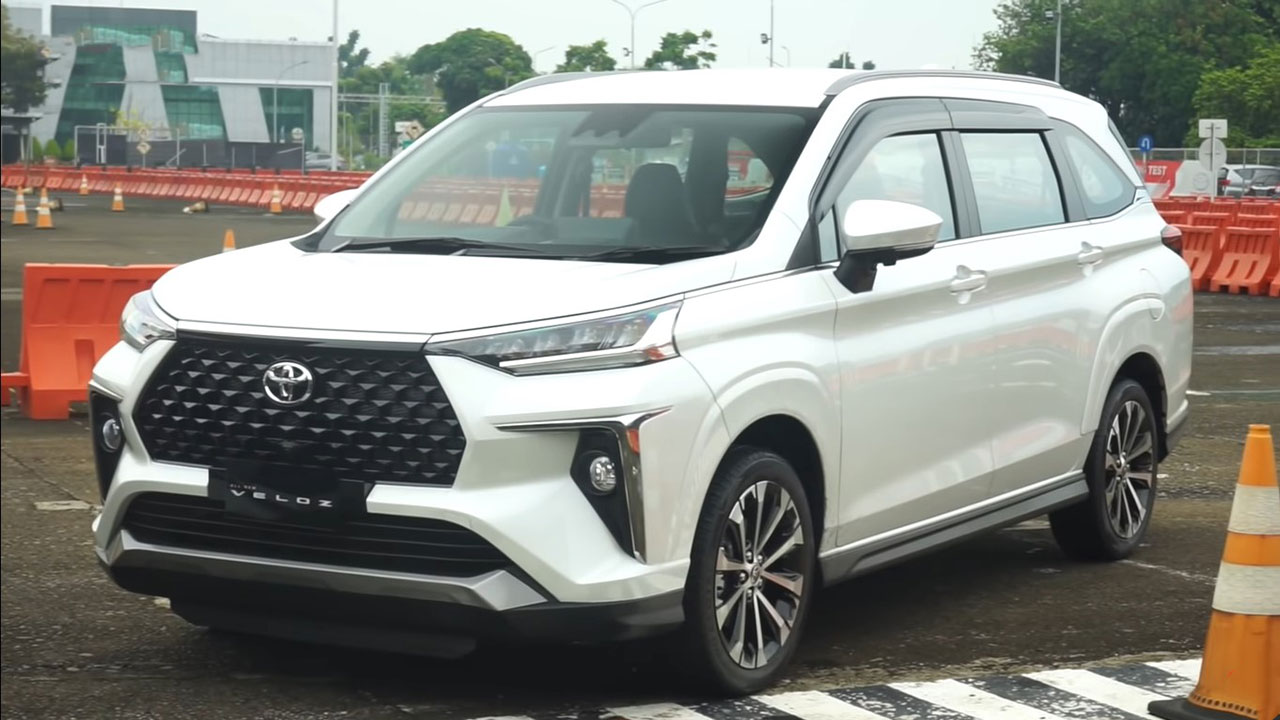 Giá lăn bánh Toyota Innova Cần Thơ bản 2.0E MT tạm tính 